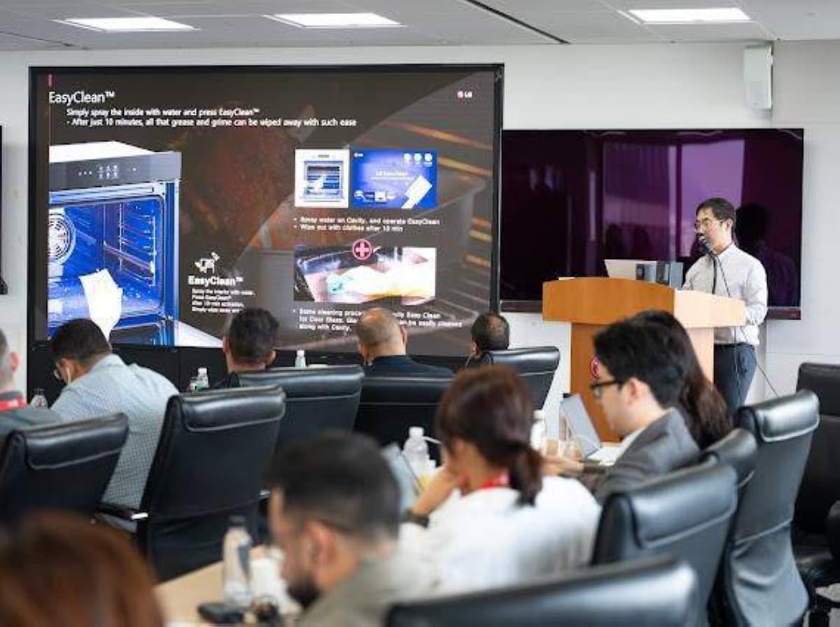 دراسة إنشاء قاعدة إنتاج مستقبلية في المملكة لتعزيز التوسع في الأسواق الإقليمية