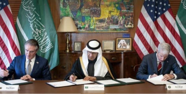 السعودية والولايات المتحدة توقعان إطار عمل استراتيجي لتعزيز سلاسل إمداد المعادن الحيوية