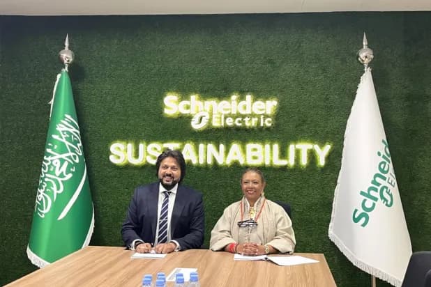 شنايدر إلكتريك والسعفة تتحالفان لدعم الاستدامة والحوكمة