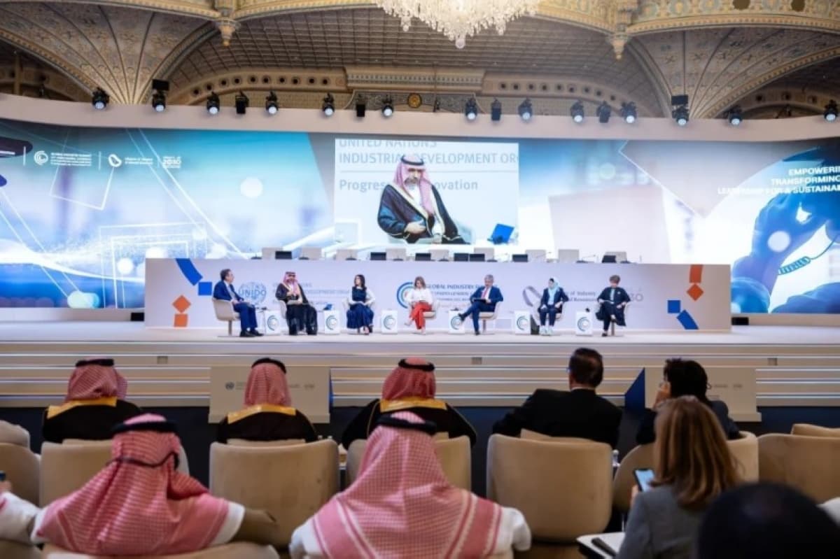 الأحمدي: أكثر من 100,000 امرأة تعمل في القطاع الصناعي السعودي