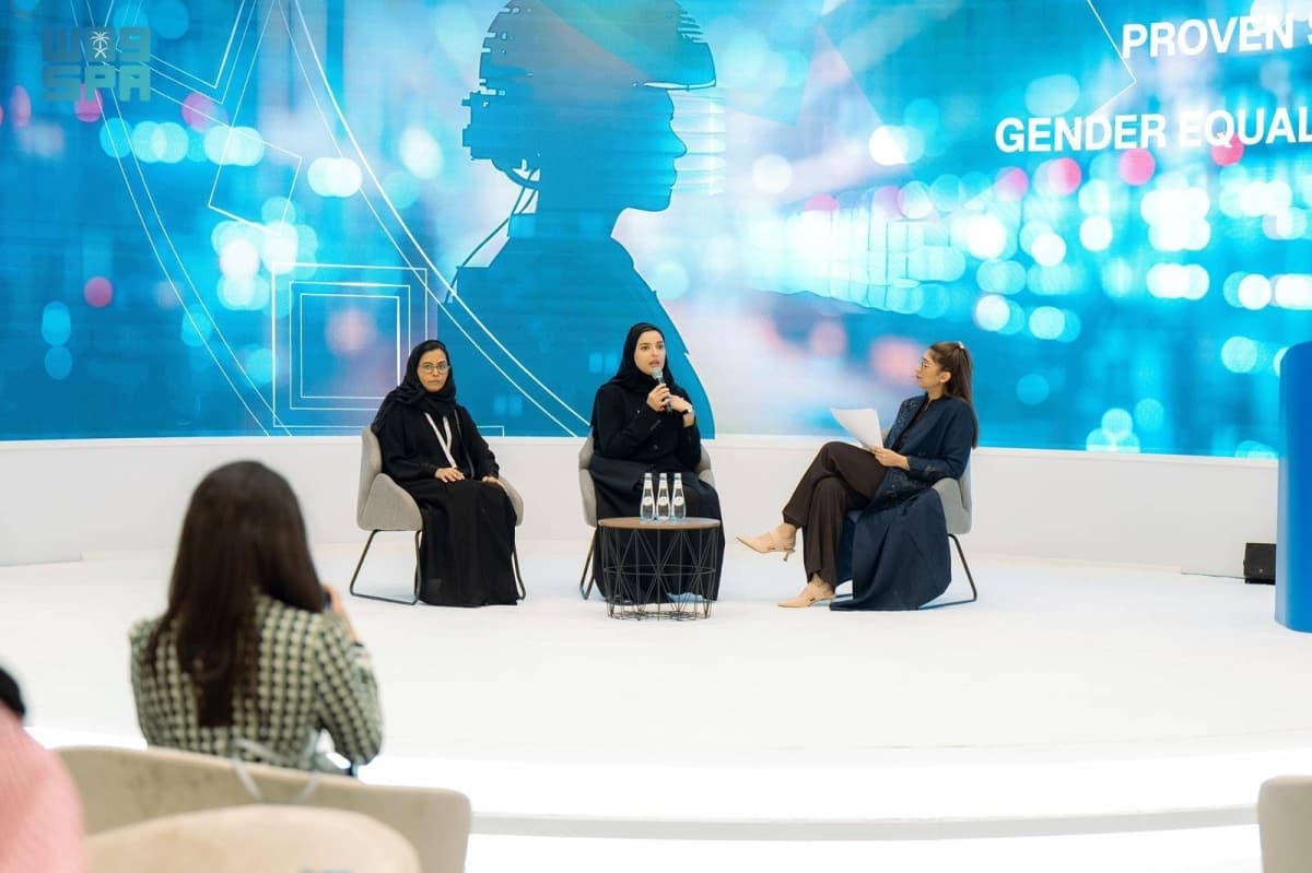 اعتماد 21 أبريل «اليوم العالمي للمرأة في الصناعة»