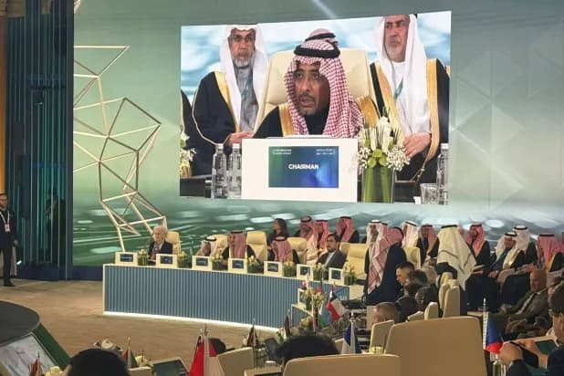 الخريّف يفتتح «مؤتمر التعدين»: لا طموحات صناعية من دون إمدادات معدنية آمنة