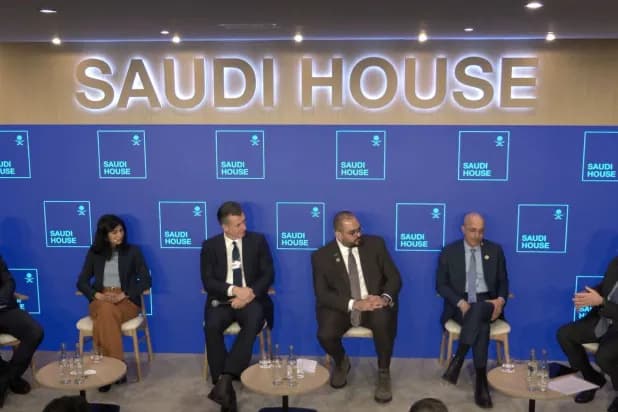 وزير الاقتصاد: الأنشطة السعودية غير النفطية تتجاوز 55 % من الناتج المحلي