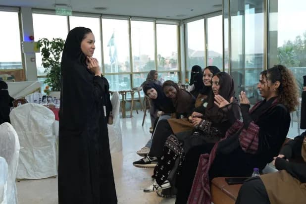 «ستاربكس» و«إنجاز» و«إنسان» تتعاون في برنامج «مكنّي» لدعم الشباب
